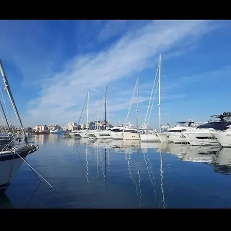 Charm With An Oasis By The Apartment Denia